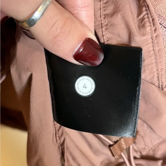 Lululemon Slip into the Moment Short Jacket Size 4 - Picture 4 of 7